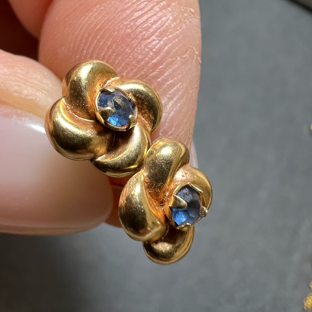 Vintage 14K Yellow Gold and Blue Crystals Flower Earrings